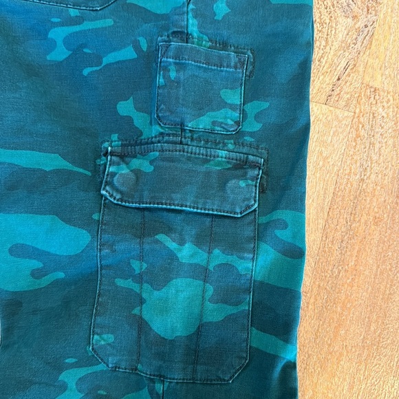 Anthropologie Austin Camo Cargo Pants Size 29 - Picture 8 of 16